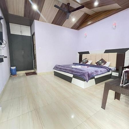 Oak Wood Homestay Banikhet Dalhousie Zewnętrze zdjęcie