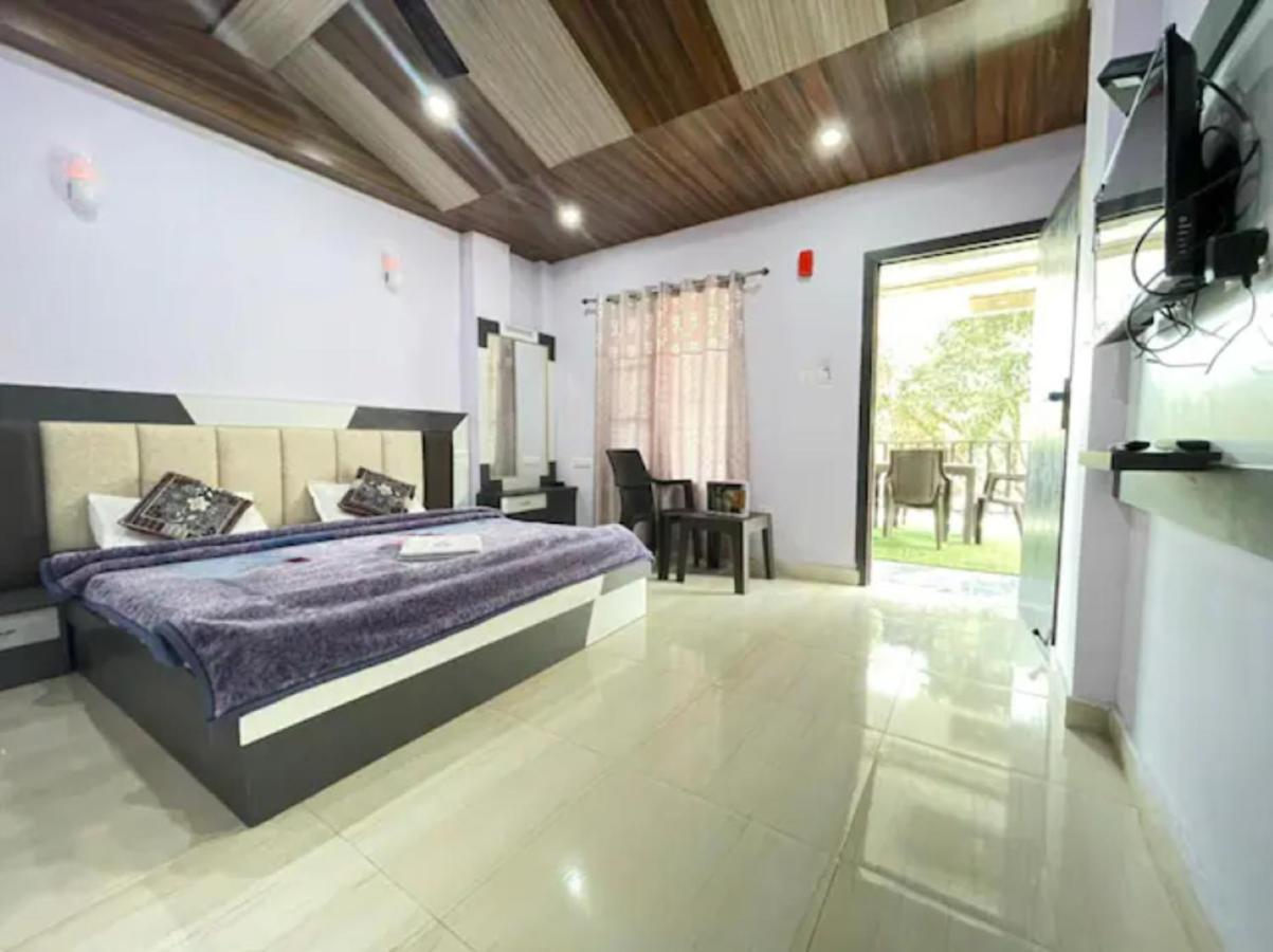 Oak Wood Homestay Banikhet Dalhousie Zewnętrze zdjęcie